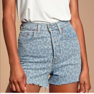 LEVI’s ribcage leopard high rise shorts
